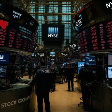why is the stock market moving today — traders react to CPI inflation data on NYSE floor